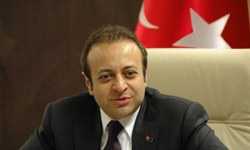 Bağış dünya basınına seslendi A.A. Avrupa Birliği (AB) Bakanı ve Başmüzakereci Egemen Bağış, bazı Avrupa medyalarında PKK’nın özgürlükleri için savaşan bir grup olarak gösterildiğini belirterek, “PKK, terörist örgütüdür. Avrupa ve Amerikalılar için El-Kaide ne...
