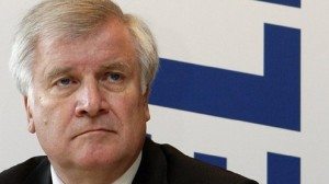 Seehofer lässt sich von Wulff nicht beirren