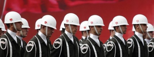 Wehrpflicht bei Doppelstaatlern Im Gleichschritt – in die Türkei