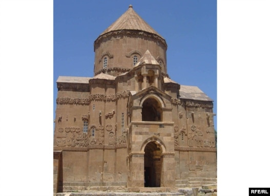 Turkey To Allow Worship In Armenian Church