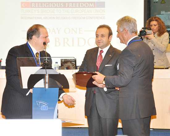Turkey’s EU Minister Receives Religious Freedom Award