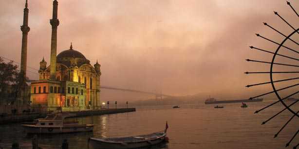Dense fog disrupts life in Marmara region