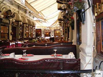 Beautiful interior of Çiçek Pasajı Beautiful interior of Çiçek Pasajı