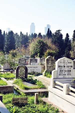 Building crematoriums is on the table as an alternative solution to overcrowded cemeteries in major cities, such as Istanbul's Zincirlikuyu Cemetery, pictured above. DAILY NEWS photo, Emrah GÜREL Building crematoriums is on the table as an alternative solution to overcrowded cemeteries in major cities, such as Istanbul's Zincirlikuyu Cemetery, pictured above. DAILY NEWS photo, Emrah GÜREL
