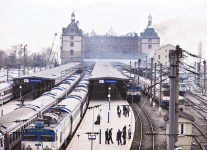 Officials have begun investigating Sunday's fire at the Haydarpaşa train station. DAILY NEWS photo, Emrah GÜREL Officials have begun investigating Sunday's fire at the Haydarpaşa train station. DAILY NEWS photo, Emrah GÜREL