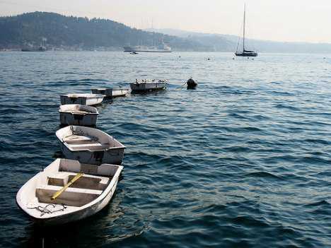 istanbul bosphorus strait boats