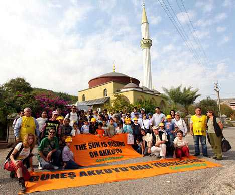The village mosque in Büyükeceli is now powered by solar panels. Photo: Alper Tunga Çatal for Greenpeace. The village mosque in Büyükeceli is now powered by solar panels. Photo: Alper Tunga Çatal for Greenpeace.