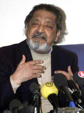 Turkish writers boycott Istanbul literary event over Naipaul invitation