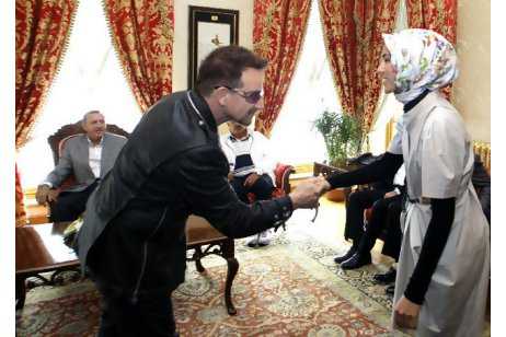 Daughter of Turkish premier fuels debate on headscarf