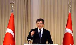 Davutoglu: Turkey Supports Talks between Iran, 5+1