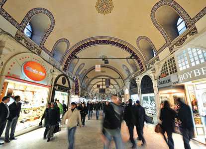 Certain parts of the historical Grand Bazaar need to be restored 'but tourists and tradesmen will not be disrupted by the work,' says Fatih Mayor Mustafa Demir. DAILY NEWS photo, Hasan ALTINIŞIK Certain parts of the historical Grand Bazaar need to be restored 'but tourists and tradesmen will not be disrupted by the work,' says Fatih Mayor Mustafa Demir. DAILY NEWS photo, Hasan ALTINIŞIK