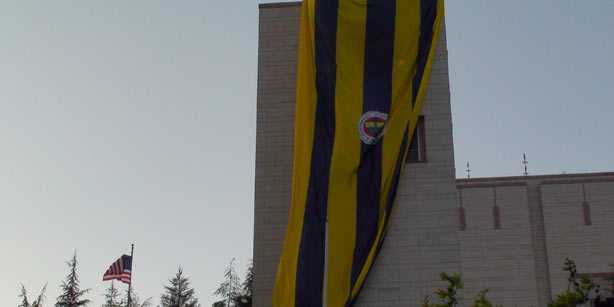 US Consulate General flies the Fenerbahçe flag