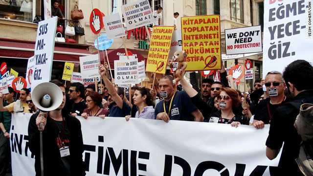 Marchers protest new Turkish Web filtering rules