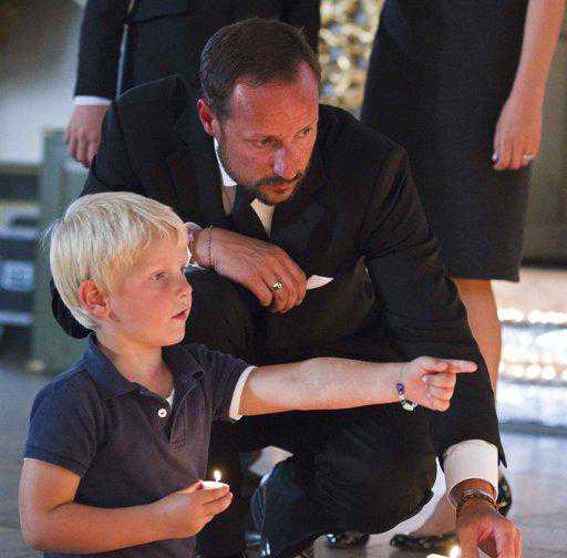 Norwegian FM, Crown Prince visit Oslo mosque