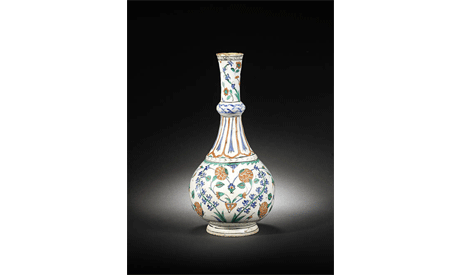 Turkish pottery flask estimated to sell for £60,000 to £80,000 (photo: Bonhams)