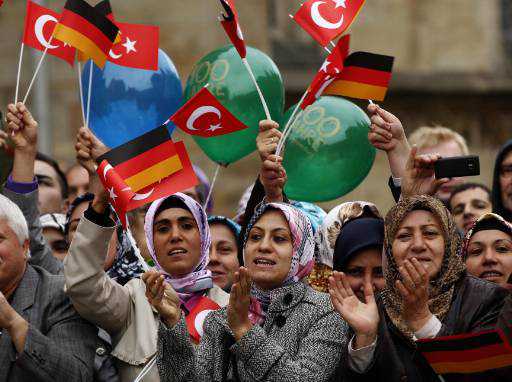 Turkey to grant identification card for German Turks who lost citizenship
