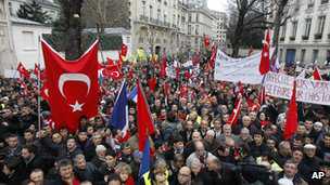 Protesters from France's Turkish community voiced their anger about the bill