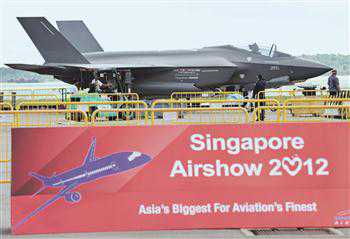 A F-35 fighter jet is on display at the Singapore Airshow Feb 12. Turkey wants to purchase 100 of them, with a total worth of $16 billion, to revamp its air forces. AFP photo