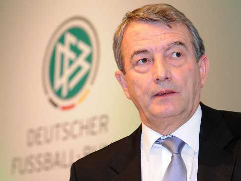 Wolfgang_Niersbach_27-04-12