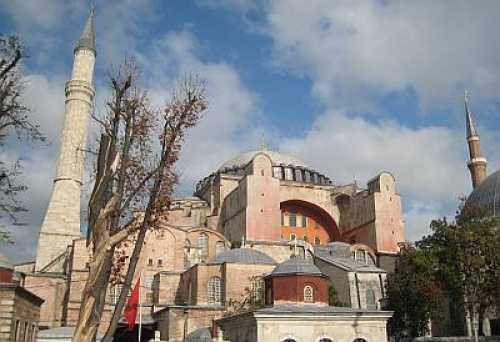 Turkish Muslims Insist on Converting World’s Largest Church into a Mosque