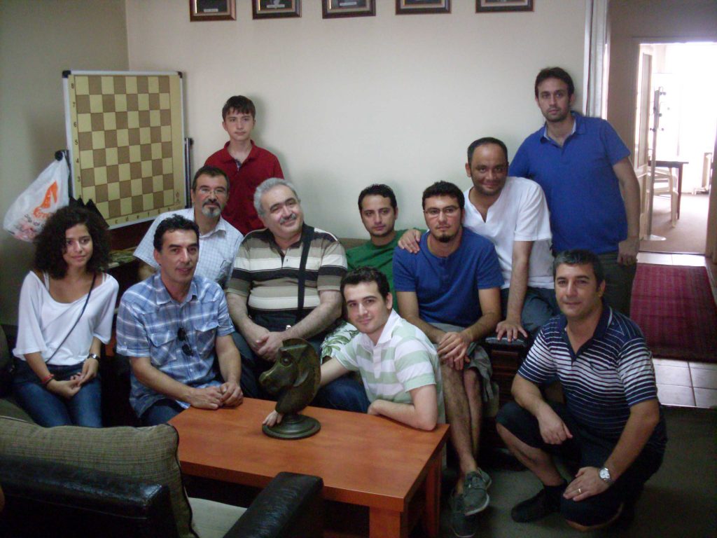 Online-Chess Tournament between two selected teams of Cologne and Istanbul
