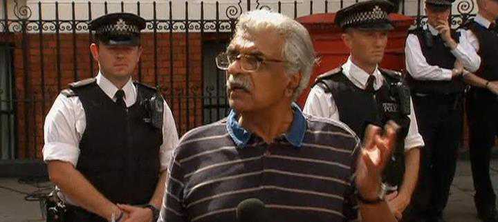 Tariq Ali, Ex-U.K. Ambassador Craig Murray Praise Ecuador for Granting Asylum to Julian Assange