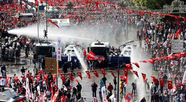 In Turkey, a Break From the Past Plays Out in the Streets