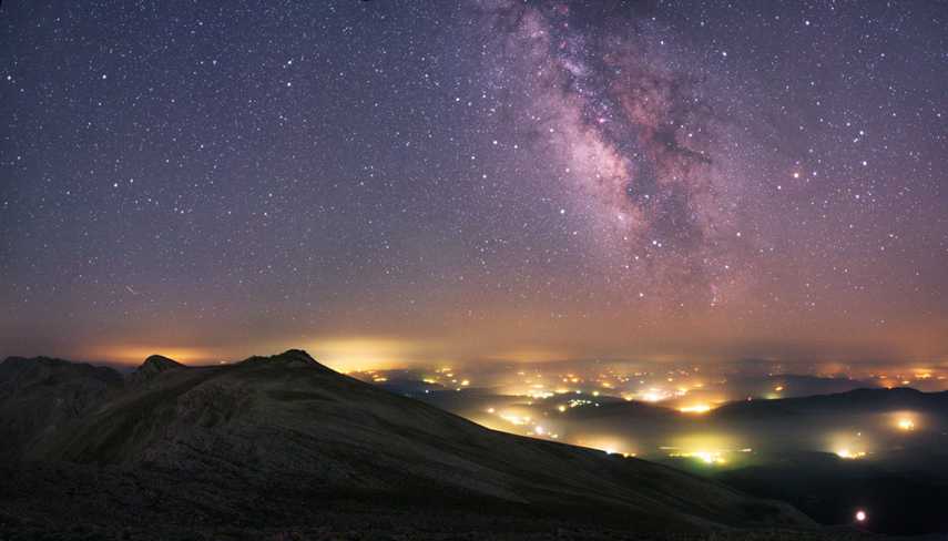Milky Way glimmers in the sky above Turkey [Photo]