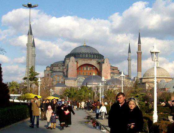 The Hindu : Metroplus / Travel : Istanbul and its old world charm