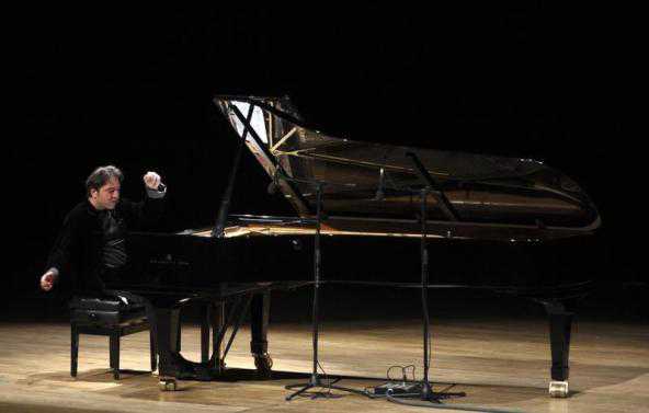 Turkish pianist receives suspended jail term