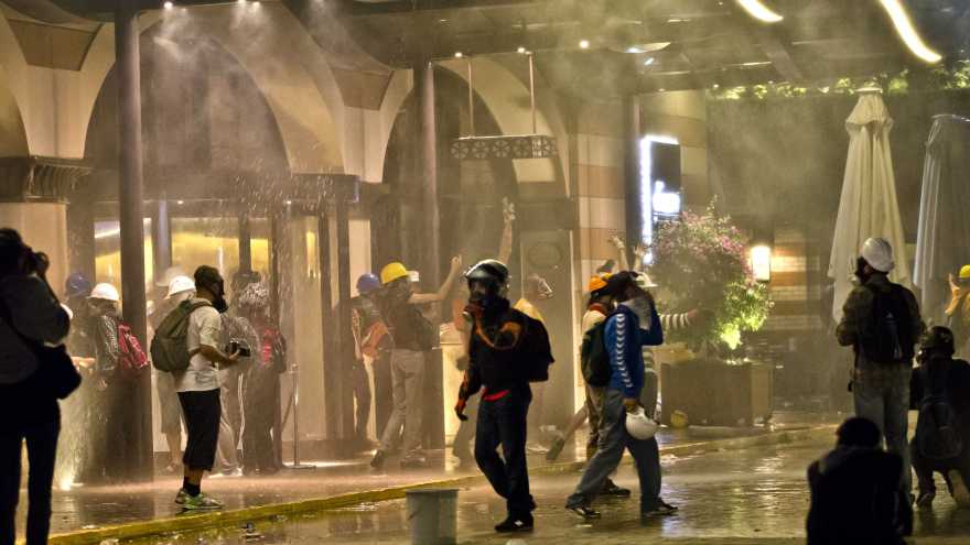 This Turkish hotel won a “hospitality innovation award” for protecting protestors from tear gas and police