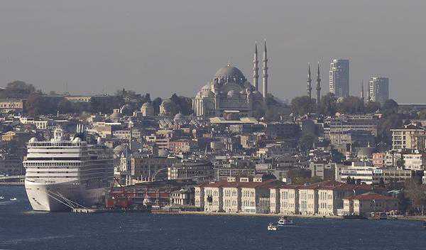 Turkey: Istanbul Mosque Debate about Democracy or Islam?