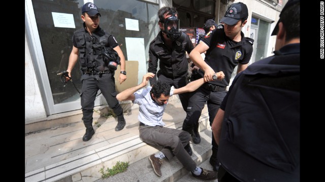 Image of PM’s aide kicking protester stokes anger over Turkey mine fire