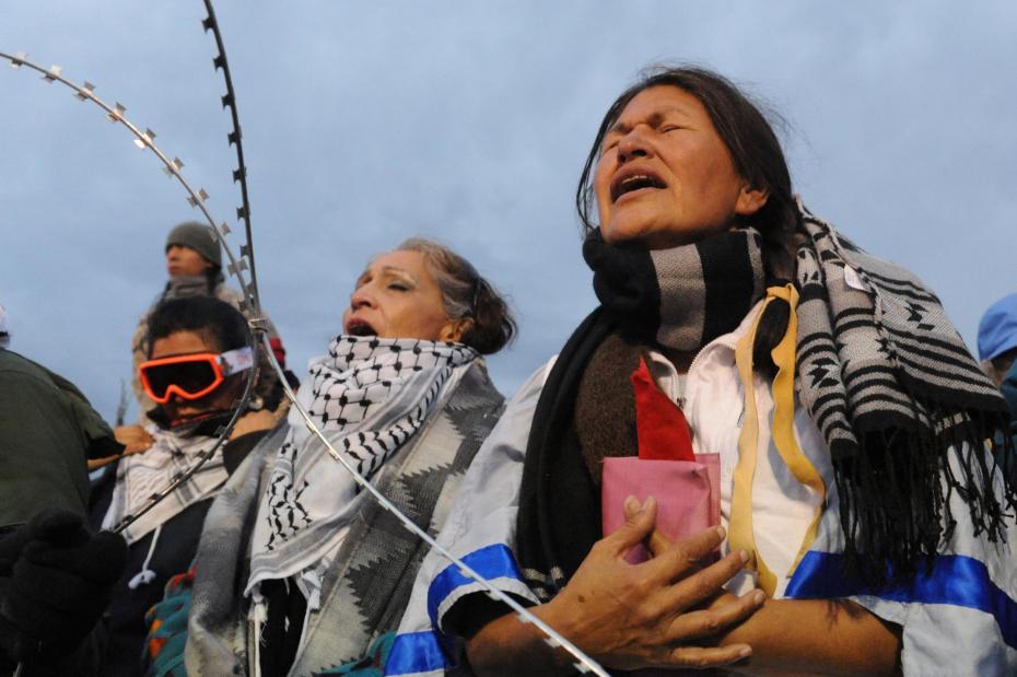 Dakota Access Pipeline: BIGGEST PROTEST OF AMERIKAN GOVERMENT ACTIONS BY THE AMERICAN PEOPLE, VETERANS AND THE AMERICAN INDIANS