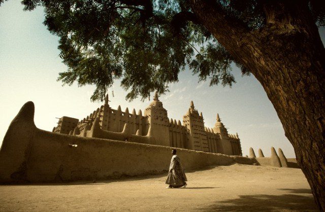 7 Incredibly Beautiful Ancient Ruins Everyone Should See