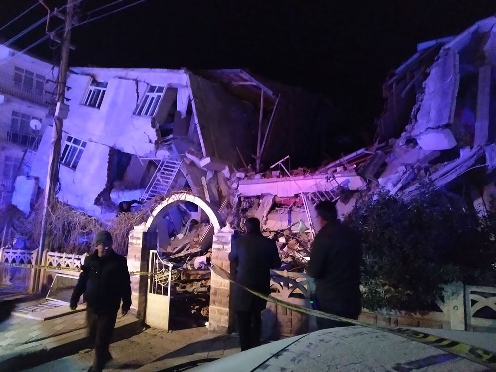 Earthquake in Turkey’s Eastern Elazig Province Kills 14 – Bloomberg