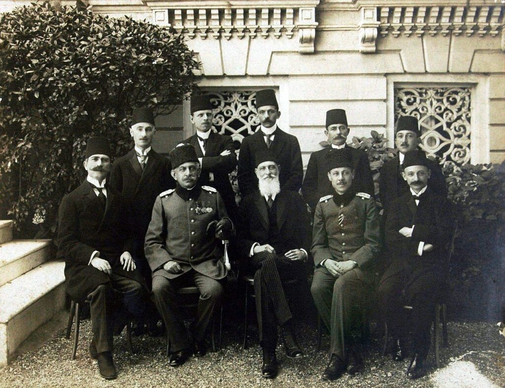 Dr Taptas Efendi Dr James Israel et le corps medical du Sultan Palais Yildiz 1915