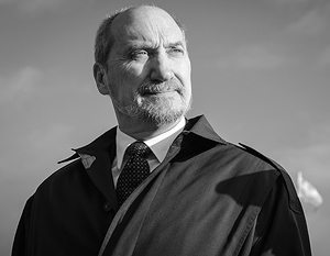 Глава минобороны Польши обвинил Россию в массовых засылках дронов