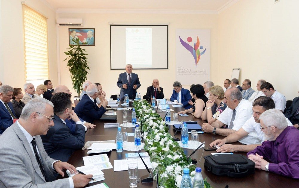28 июня в Бакинском международном центре мультикультурализма (БМЦМ) состоялся первый международный «круглый стол» на тему «Армянский террор и азербайджанский мультикультурализм»