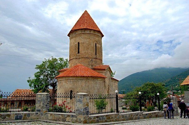Арменизация духовных центров Албанской церкви в Карабахе в XVIII-XIX вв.