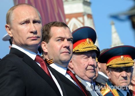 Путин использует День Победы, чтобы показать, зачем он нужен России сегодня