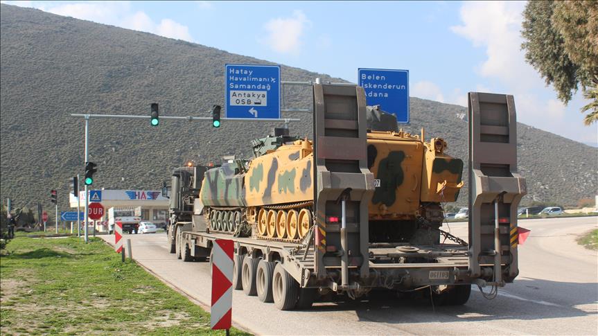 Турция стягивает дополнительную военную технику на границу с Сирией.