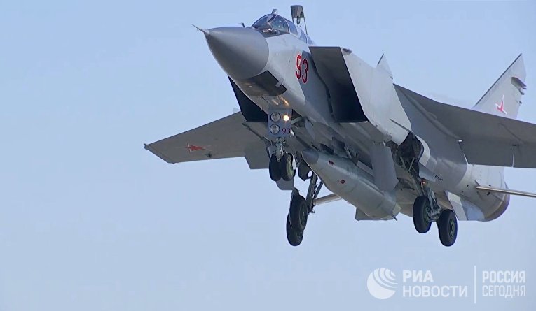 Россия произвела пуск гиперзвуковой ракеты с МиГ-31. Надо ли тревожиться Америке?