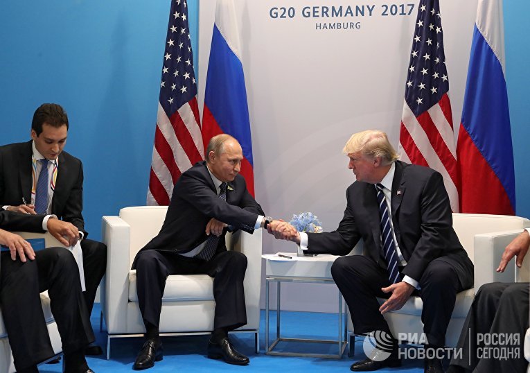 Трамп толкает мир прямо в руки Путина