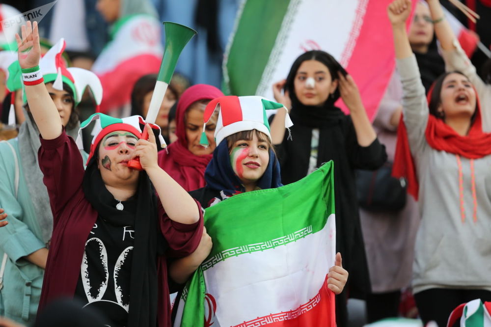 Фанатская радость: иранок впервые за сорок лет пустили на стадион