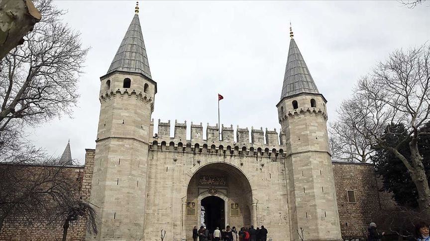 Культурные объекты Стамбула вновь открывают для туристов