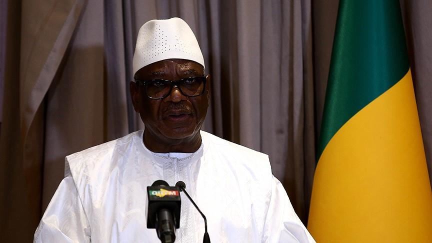 Президент Мали ушел в отставку