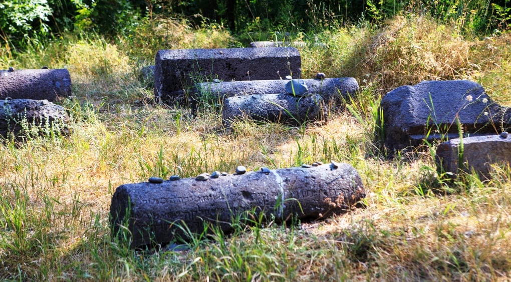 Еврейское кладбище XIII века в селении Алагёз