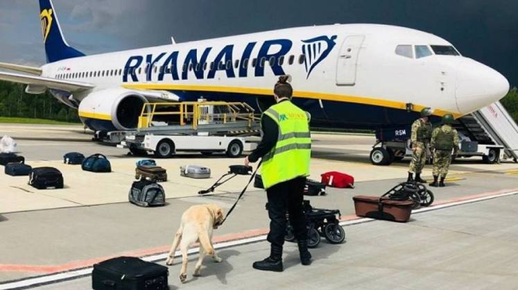 Появились новые версии скандального инцидента с самолетом Ryanair в Минске