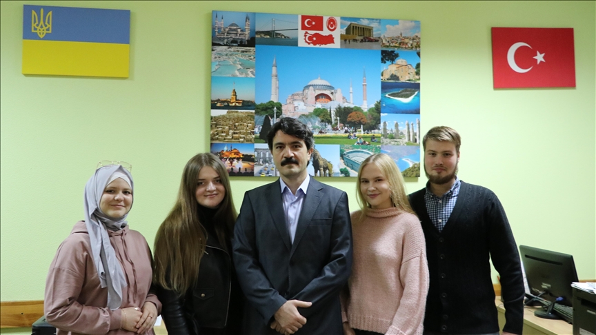 В Украине растет интерес к тюркским языкам и культуре